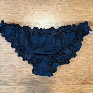 NWT Ruffle Cheeky bottoms